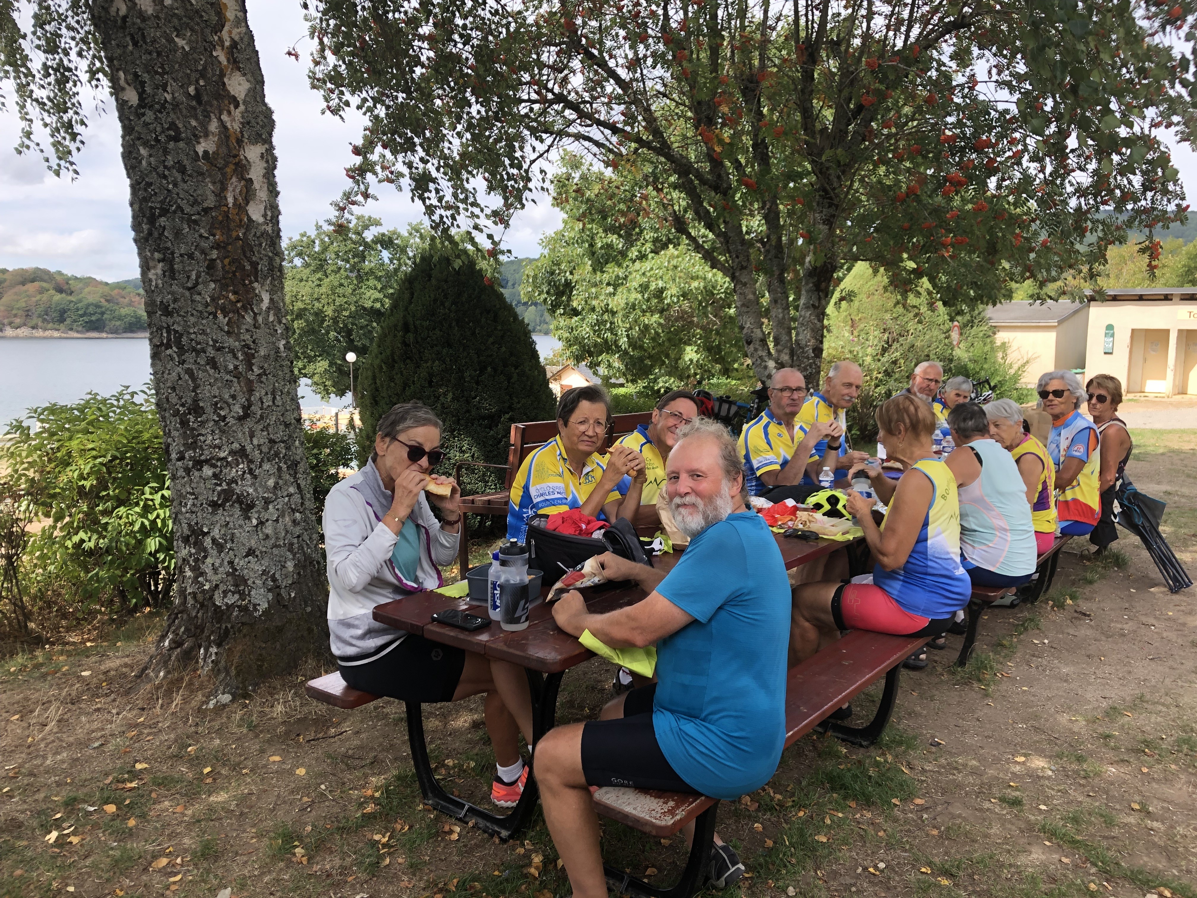 Pause déjeuner près du lac de Laouzas