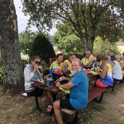 Pause déjeuner près du lac de Laouzas